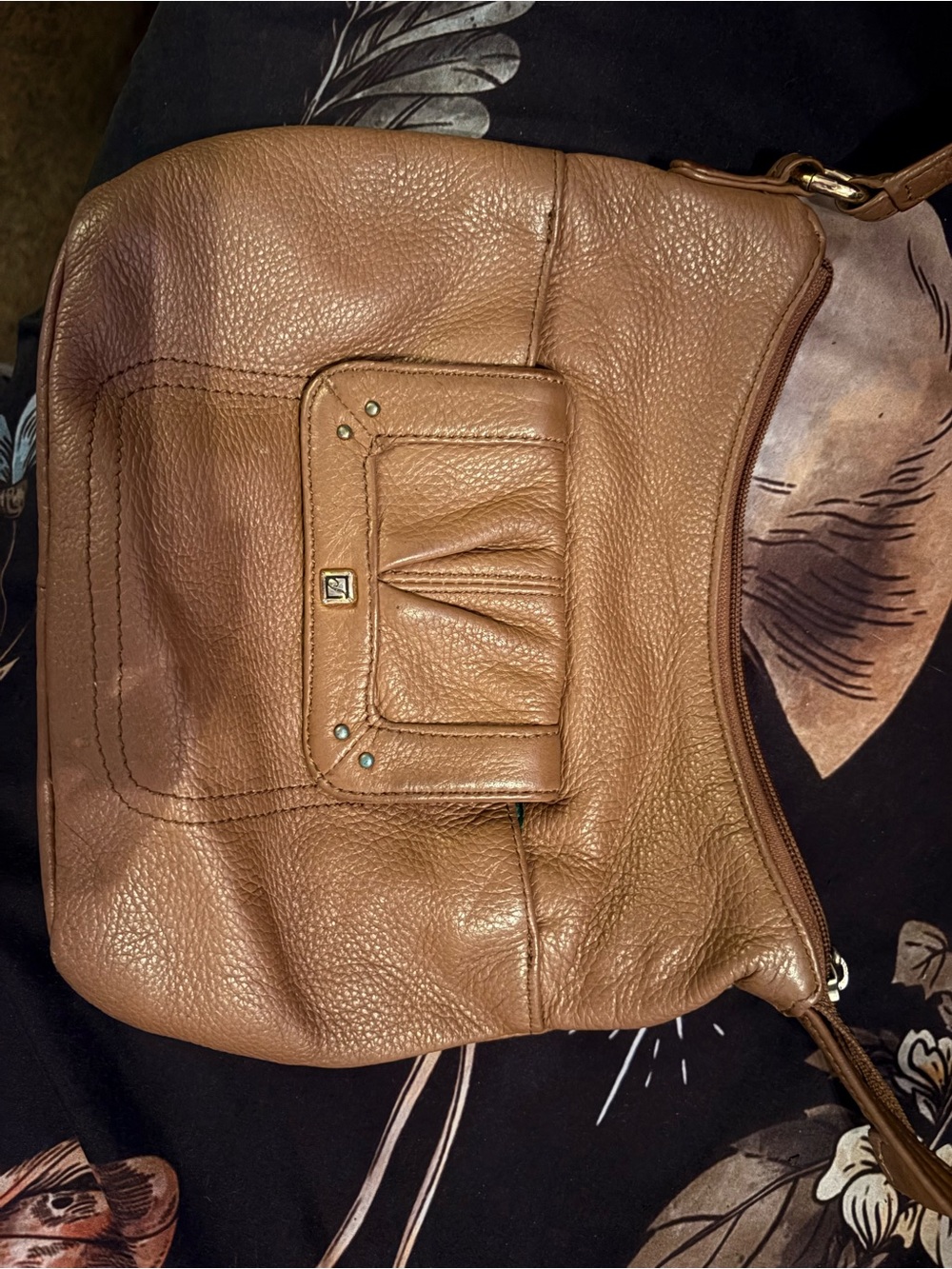 Stone Mountain Accessories Pebbled Brown Leather Crossbody bag